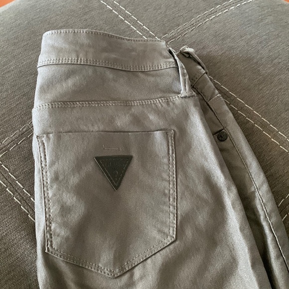 NWOT Guess Low Rise Jeggings size S - Picture 2 of 5
